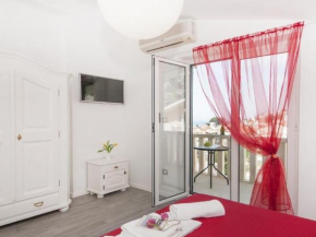 Apartments Villa Angela - One Bedroom Apartment with Terrace and Sea View Erika